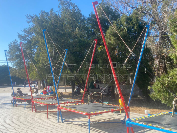 Trampolín bungee en atraccion